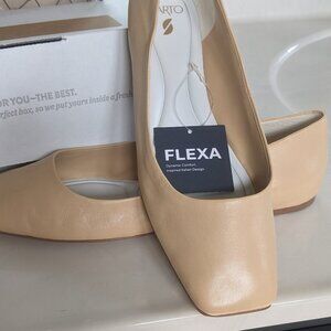 NWT - Sarto Flexa Amaya Ballet Flat Nude size 8